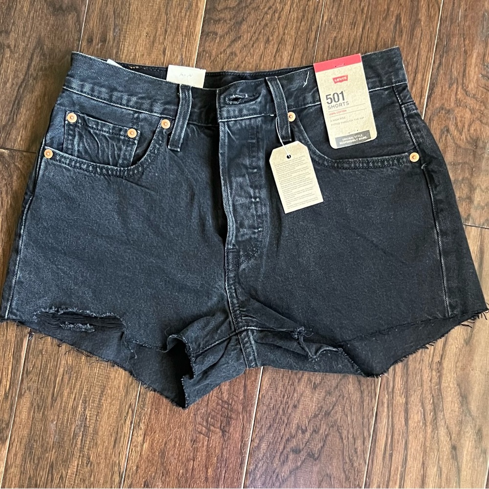 Levi’s 501 dirty black cutoff jean shorts 🖤 PERFECT but my arse got too 🍑 NWT
